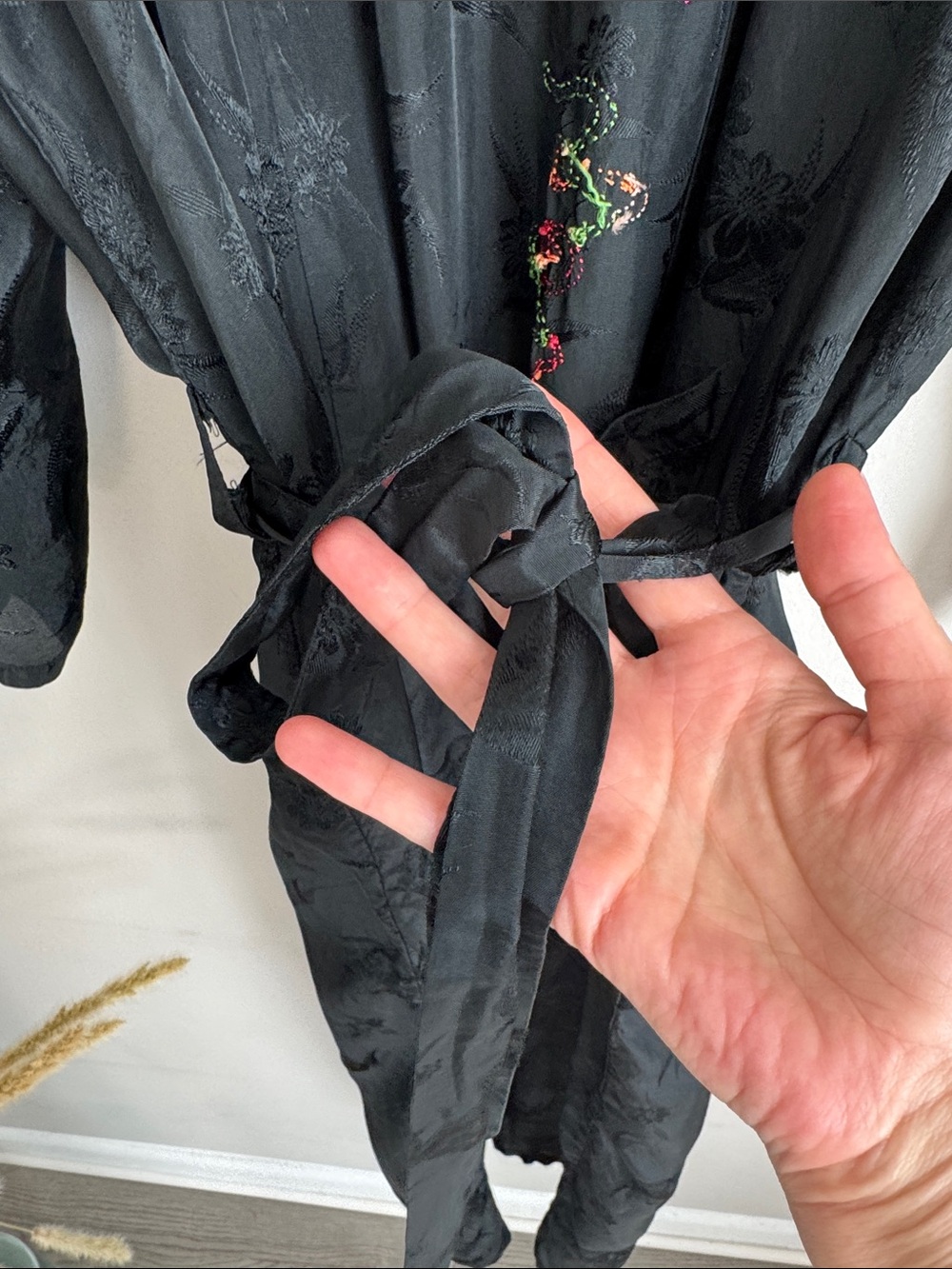 Vintage Esme Black Dragon Embroidered Rayon Kimono Robe Duster M - Picture 9 of 13